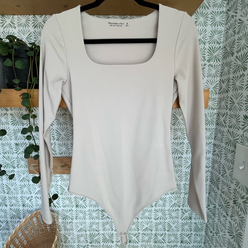 Women's Abercrombie Cream Long Sleeve Bodysuit